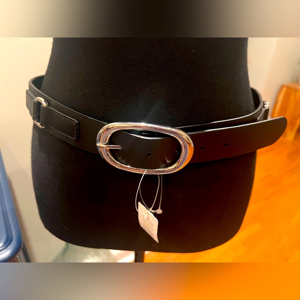 CHICO’S new with tags leather belt size small